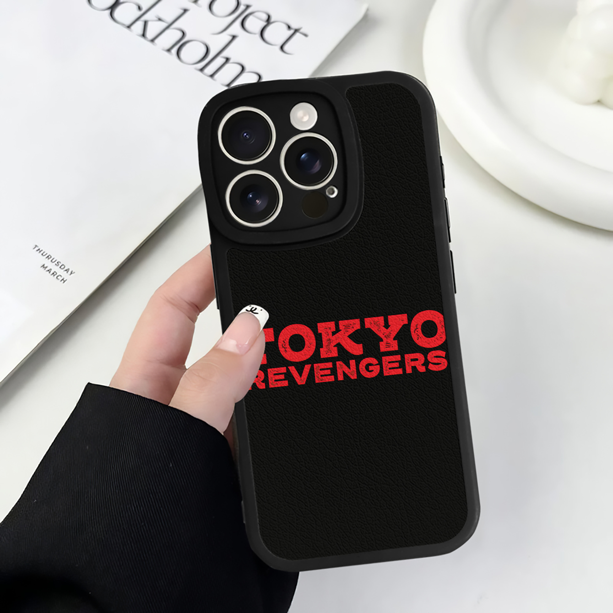 （画像用） 東京リベンジャーズ Tokyo Revengers 【iPhone 16シリーズ対応】シリコンスマホケース（レザー調） 材質：シリコン